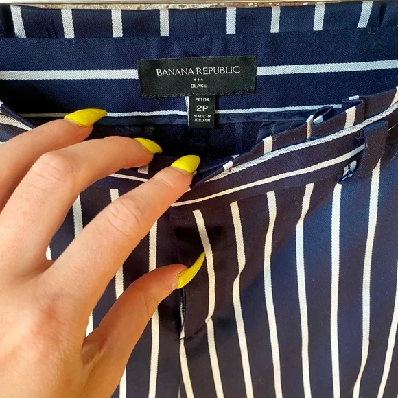 Banana Republic high rise, navy blue cropped trousers - Picture 5 of 5